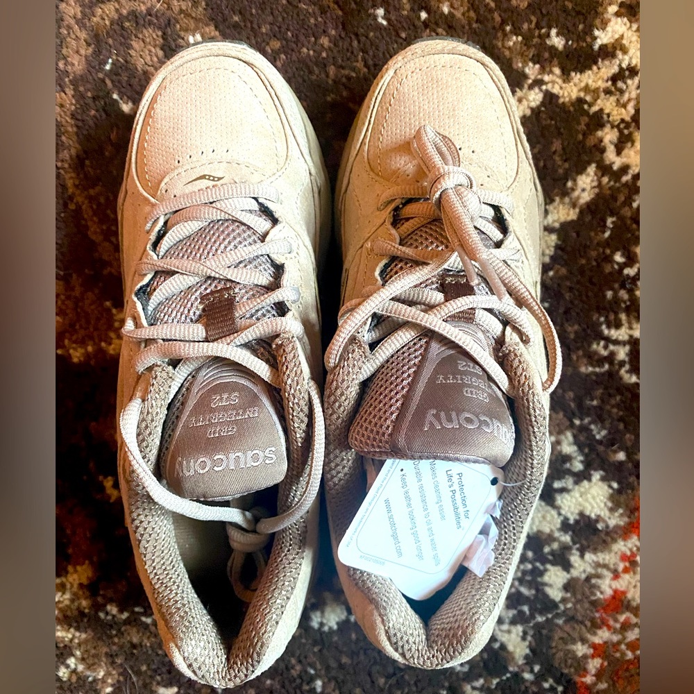 Brand NWT Saucony atlethic shoes.